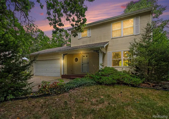 Photo 1 of Single family home for sale at 8565 Hamburg Rd, Hamburg Township Livingston, MI 48116 | MLS# 20261068936 | Listing updated on 2026-09-01