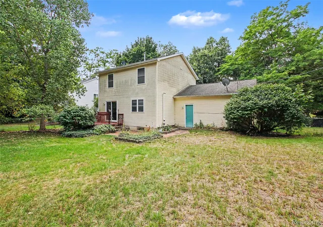 Photo 3 of Single family home for sale at 8565 Hamburg Rd, Hamburg Township Livingston, MI 48116 | MLS# 20261068936 | Listing updated on 2026-09-01