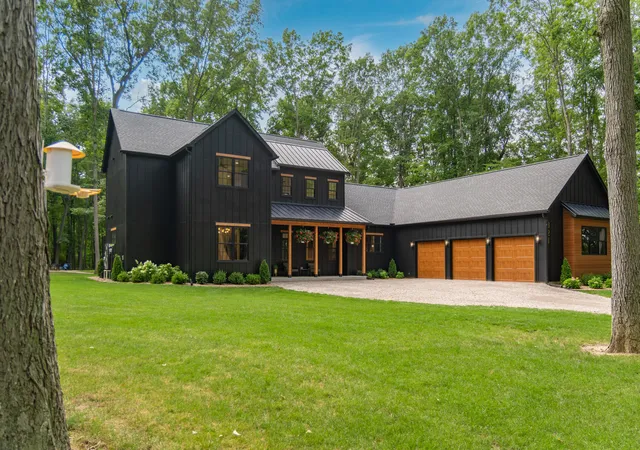 Photo 3 of Single family home for sale at 821 Hidden Creek Ct, Lima Township Washtenaw, MI 48130 | MLS# 81026045571 | Listing updated on 2026-09-16