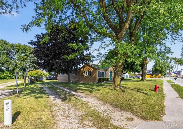 Photo 3 of Single family home for sale at 727 N Beck St, Sebewaing Village Huron, MI 48759 | MLS# 61050220050 | Listing updated on 2026-08-27