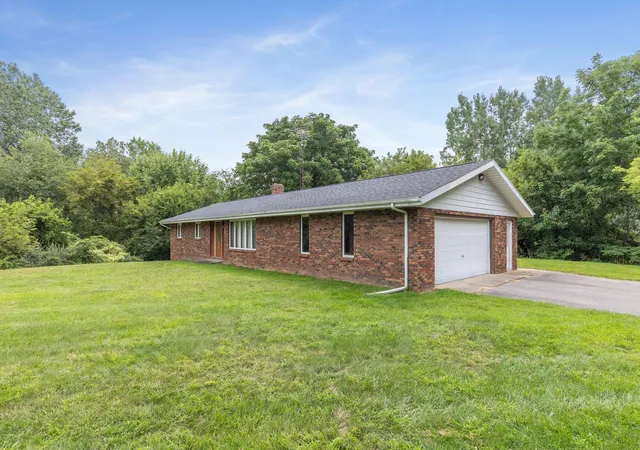 Photo 3 of Single family home for sale at 5978 Watson Rd, Pipestone Township Berrien, MI 49111 | MLS# 71026045595 | Listing updated on 2026-09-16