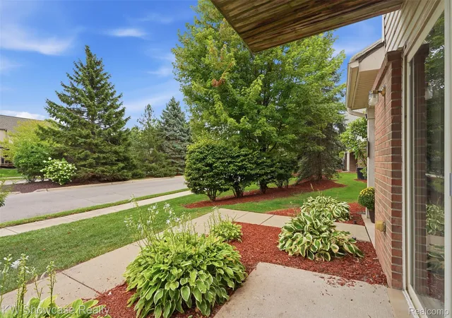 Listing Photo 5 - Condo for sale in building located at 340 Brookfield Dr, Westland, MI 48185