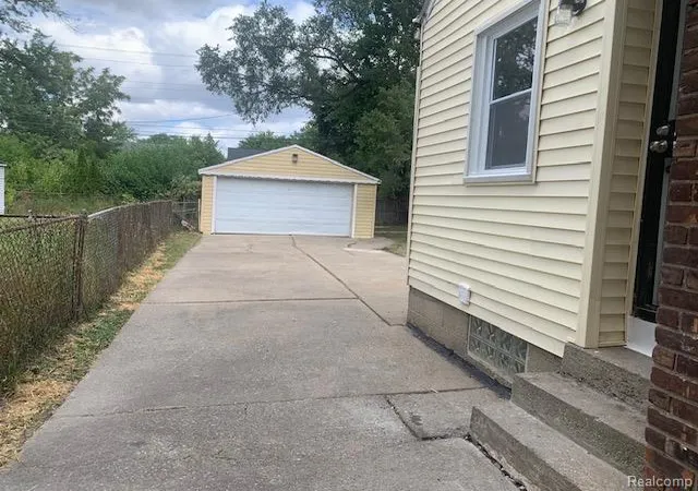 Photo 3 of Single family home for sale at 16269 Coram St, Detroit City Wayne, MI 48205 | MLS# 20261068970 | Listing updated on 2026-08-29