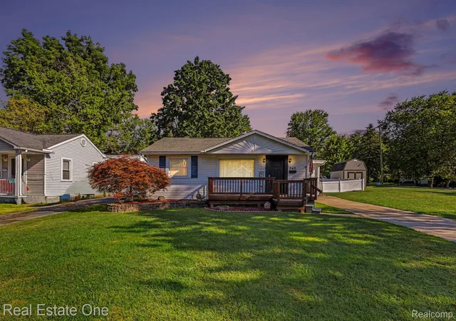 Photo 3 of Single family home for sale at 543 Atwater St, Lake Orion Village Oakland, MI 48362 | MLS# 20261068975 | Listing updated on 2026-09-06
