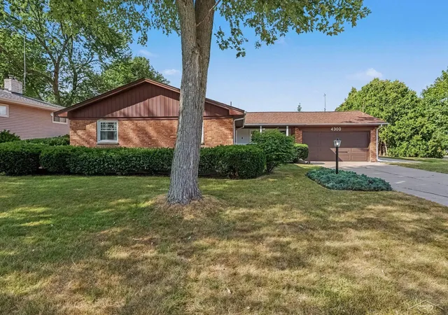 Photo 1 of Single family home for sale at 4300 Clement Dr, Saginaw Charter Township Saginaw, MI 48603 | MLS# 61050220061 | Listing updated on 2026-08-27