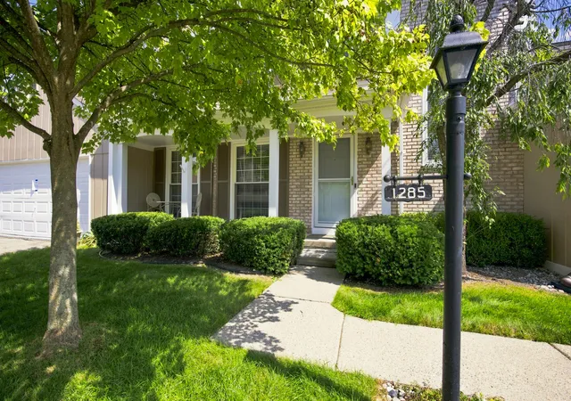 Photo 2 of Condo for sale at 1285 Lamplighter Ln, Rochester City Oakland, MI 48306 | MLS# 81026045614 | Listing updated on 2026-08-31