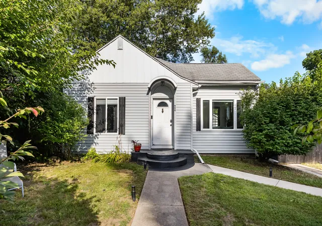 Photo 2 of Single family home for sale at 948 N Prospect Rd, Ypsilanti Charter Township Washtenaw, MI 48198 | MLS# 81026045616 | Listing updated on 2026-09-01