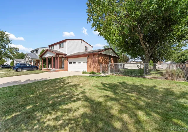 Photo 2 of Single family home for sale at 25839 Fairgrove St, Woodhaven City Wayne, MI 48183 | MLS# 20261068990 | Listing updated on 2026-09-14