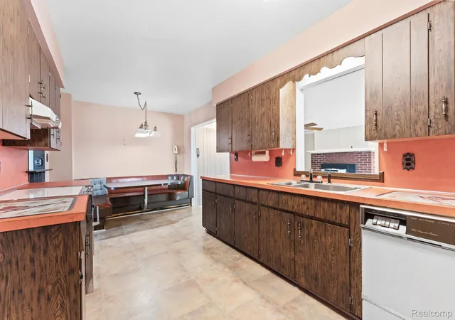 Photo 4 of Single family home for sale at 25839 Fairgrove St, Woodhaven City Wayne, MI 48183 | MLS# 20261068990 | Listing updated on 2026-09-14