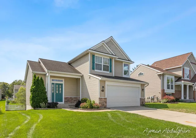 Photo 3 of Single family home for sale at 3644 Merrimont Ct Se, Kentwood City Kent, MI 49512 | MLS# 65026045623 | Listing updated on 2026-09-14