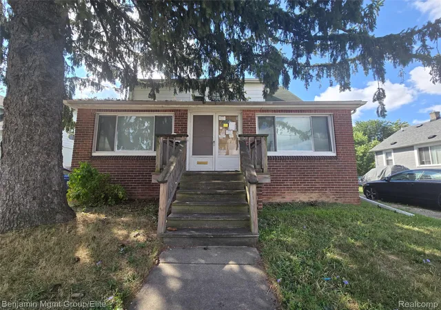 Photo 1 of Single family home for sale at 16504 E 10 Mile Rd, Eastpointe City Macomb, MI 48021 | MLS# 20261068994 | Listing updated on 2026-09-04
