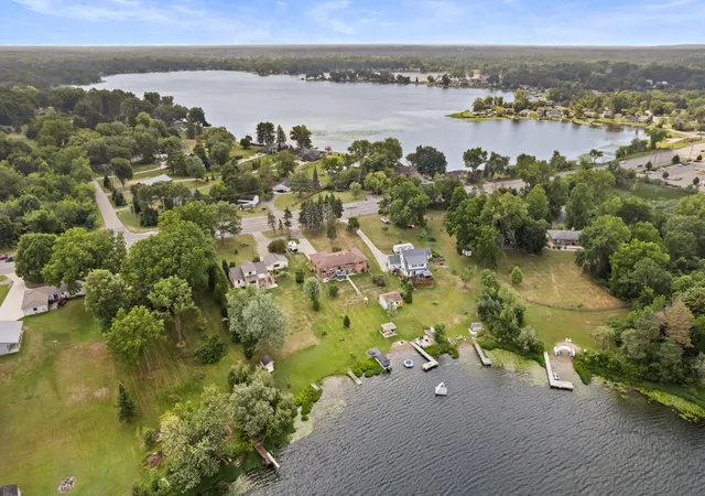 Photo 3 of Single family home for sale at 9996 Highland Rd, White Lake Charter Township Oakland, MI 48386 | MLS# 81026045624 | Listing updated on 2026-10-08