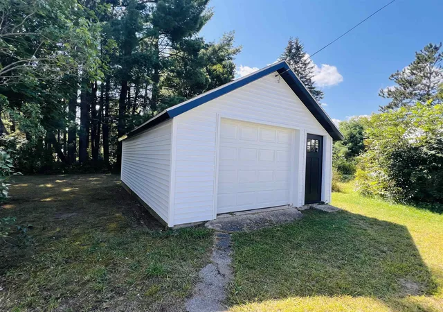Photo 3 of Single family home for sale at 220 First St, Manton City Wexford, MI 49663 | MLS# 78080072939 | Listing updated on 2026-10-07