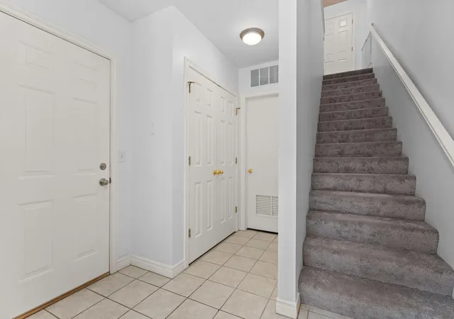Listing Photo 4 - Condo for sale in building located at 5575 Hampshire Ln, Ypsilanti, MI 48197-3212