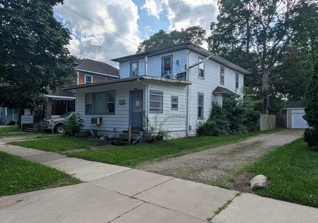Photo 1 of Sale Pending at 934 Osborne St, Kalamazoo City Kalamazoo, MI 49001 | MLS# 71026045632 | Listing updated on 2026-09-10