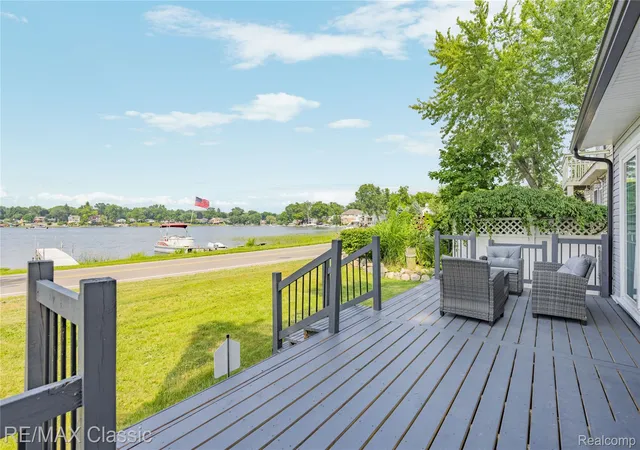Photo 4 of Single family home for sale at 8665 Cooley Lake Rd, Commerce Charter Township Oakland, MI 48382 | MLS# 20261069015 | Listing updated on 2026-09-01
