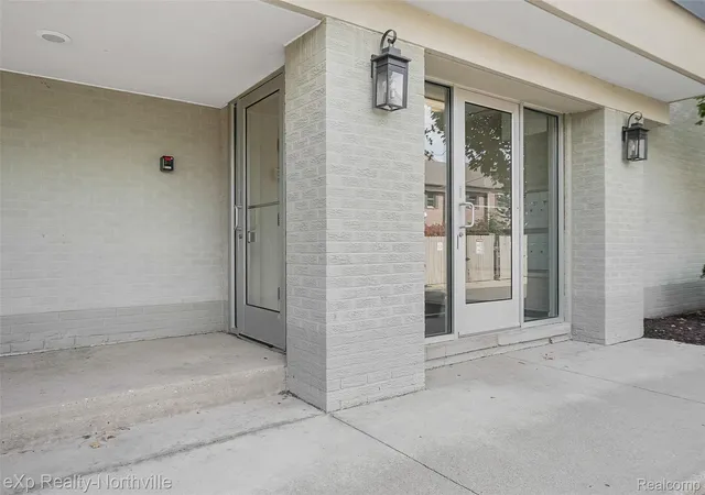 Listing Photo 4 - Condo for sale in building located at 770 Deer St, Plymouth, MI 48170 - Unit #204