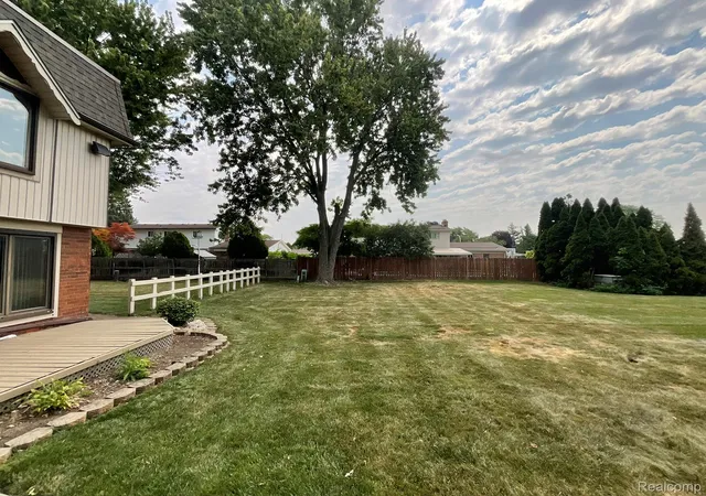 Photo 2 of Condo for sale at 32450 Barclay Sq, Warren City Macomb, MI 48093 | MLS# 20261069005 | Listing updated on 2026-09-04