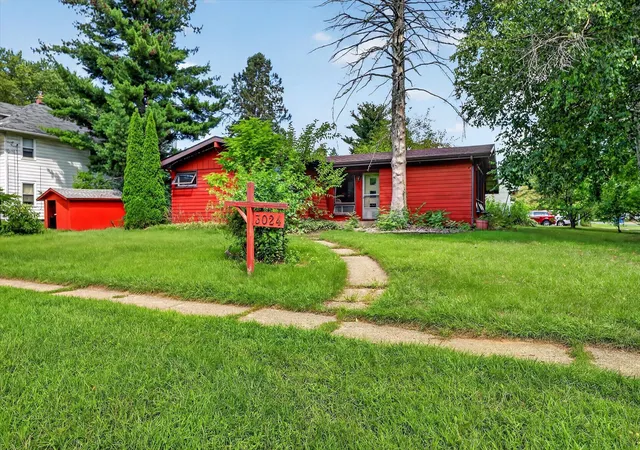 Photo 3 of Single family home for sale at 3024 Haskell St, Kalamazoo Charter Township Kalamazoo, MI 49006 | MLS# 66026045643 | Listing updated on 2026-09-10