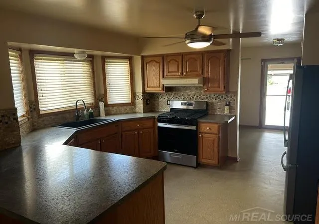 Photo 3 of Condo for sale at 11297 Martha Dr, Warren City Macomb, MI 48093 | MLS# 58050220077 | Listing updated on 2026-08-29