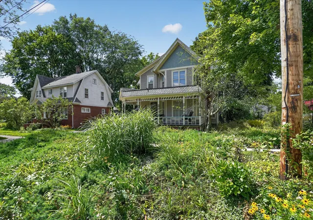 Photo 3 of Single family home for sale at 217 N Grand St, Marshall City Calhoun, MI 49068 | MLS# 64026045651 | Listing updated on 2026-08-28
