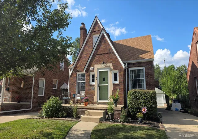 Photo 3 of Single family home for sale at 918 New York Ave, Lincoln Park City Wayne, MI 48146 | MLS# 20261069022 | Listing updated on 2026-09-10