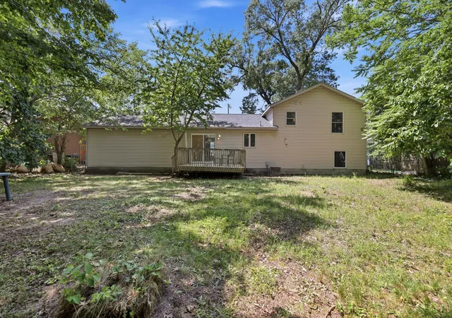 Photo 3 of Single family home for sale at 2046 N Roberts Rd, Muskegon Charter Township Muskegon, MI 49445 | MLS# 71026045655 | Listing updated on 2026-09-11