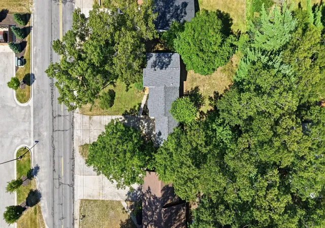 Photo 4 of Single family home for sale at 2046 N Roberts Rd, Muskegon Charter Township Muskegon, MI 49445 | MLS# 71026045655 | Listing updated on 2026-09-11