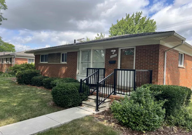 Photo 1 of Single family home for sale at 18285 Breezeway Dr, Fraser City Macomb, MI 48026 | MLS# 58050220088 | Listing updated on 2026-08-31