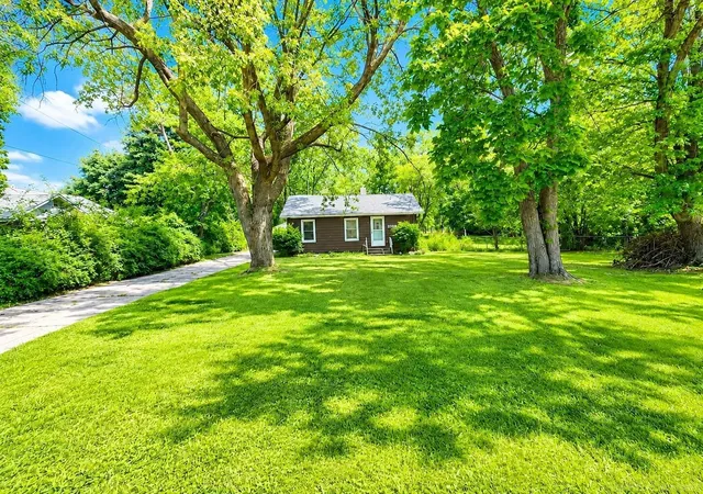 Single family home for sale at 2100 Pompey St, WaterfordCharterTownship_Oakland, MI 48327 | MLS# 58050220090