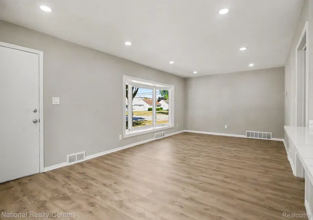 Photo 3 of Single family home for sale at 241 S Manitou Ave, Clawson City Oakland, MI 48017 | MLS# 20261069040 | Listing updated on 2026-09-13