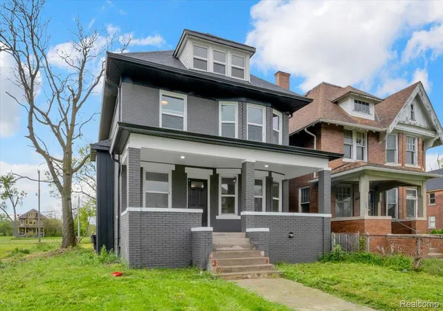 Photo 3 of Single family home for sale at 2181 Harding St, Detroit City Wayne, MI 48214 | MLS# 20261069041 | Listing updated on 2026-08-29