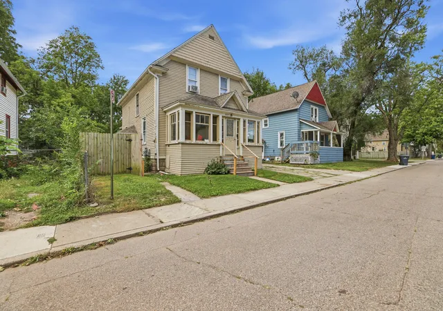 Photo 3 of Single family home for sale at 1612 Hays Park Ave, Kalamazoo City Kalamazoo, MI 49001 | MLS# 65026045691 | Listing updated on 2026-09-01