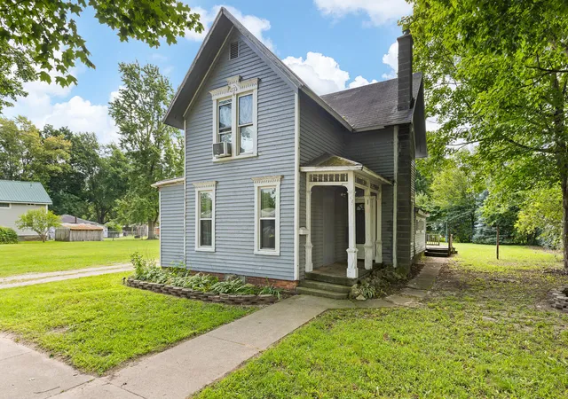 Photo 2 of Single family home for sale at 130 E Union St, Morenci City Lenawee, MI 49256 | MLS# 81026045693 | Listing updated on 2026-08-28