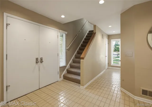 Photo 2 of Single family home for sale at 5423 W Bloomfield Lake Rd, West Bloomfield Charter Township Oakland, MI 48323 | MLS# 20261069068 | Listing updated on 2026-09-02