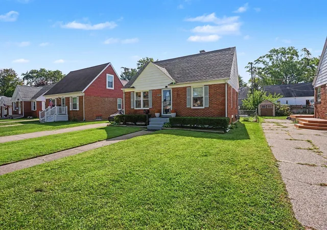 Photo 1 of Single family home for sale at 3002 Dawes Rd, Roosevelt Park City Muskegon, MI 49441 | MLS# 71026045707 | Listing updated on 2026-09-18
