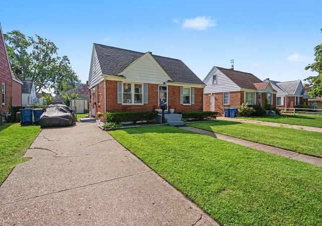 Photo 3 of Single family home for sale at 3002 Dawes Rd, Roosevelt Park City Muskegon, MI 49441 | MLS# 71026045707 | Listing updated on 2026-09-18