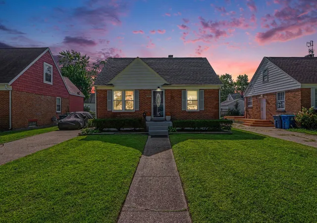 Photo 3 of Single family home for sale at 3002 Dawes Rd, Roosevelt Park City Muskegon, MI 49441 | MLS# 71026045707 | Listing updated on 2026-09-18