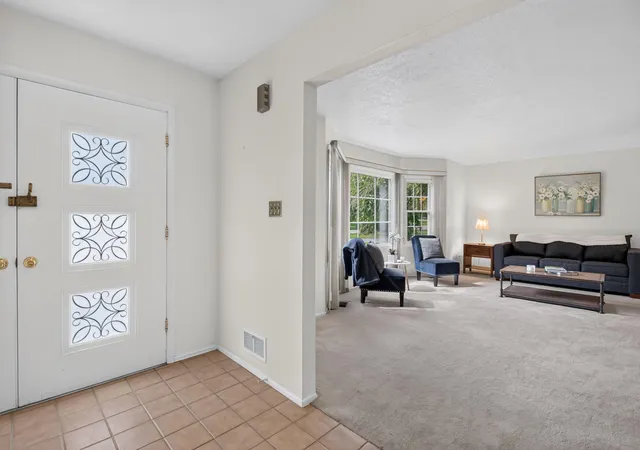 Photo 4 of Single family home for sale at 3829 W Walmont Rd, Summit Township Jackson, MI 49203 | MLS# 55026045716 | Listing updated on 2026-09-14