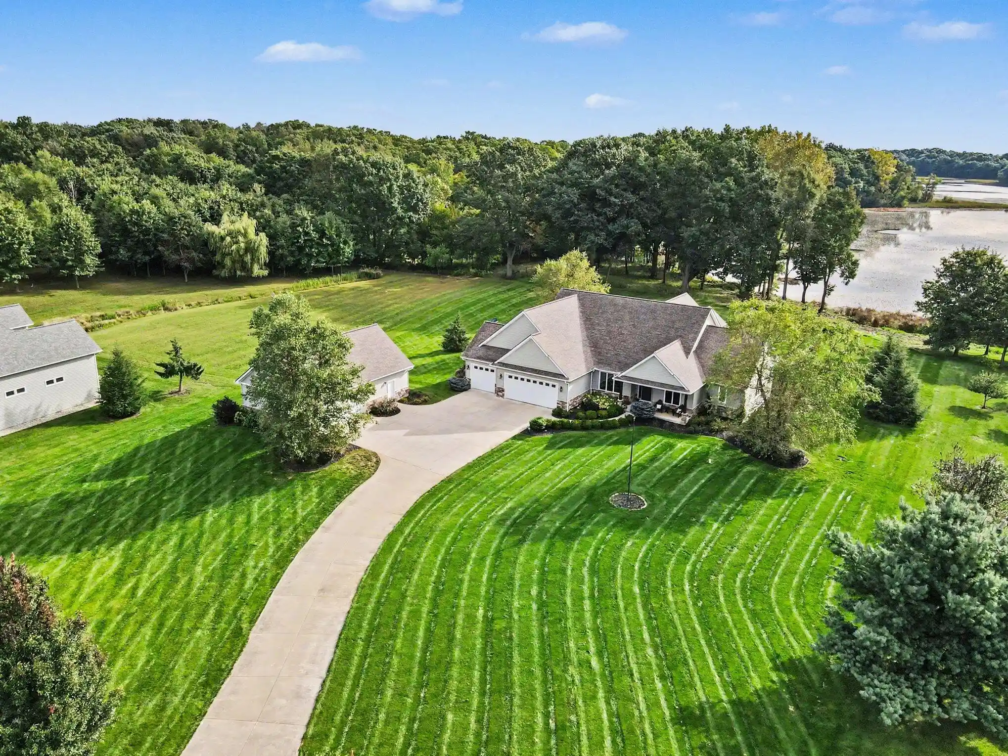Photo 1 of Mansion for sale at 2421 Hickory Rdg, Charleston Township Kalamazoo, MI 49053 | MLS# 66026045714 | Listing updated on 2026-10-29
