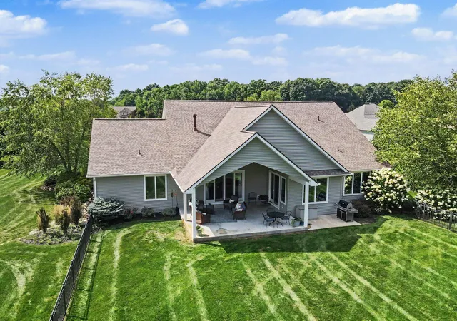 Photo 2 of Mansion for sale at 2421 Hickory Rdg, Charleston Township Kalamazoo, MI 49053 | MLS# 66026045714 | Listing updated on 2026-08-28