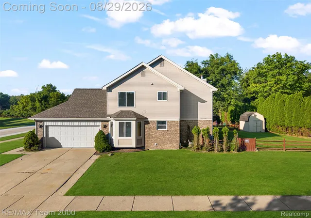 Photo 3 of Single family home for sale at 30003 Huron Meadows Dr, Rockwood City Wayne, MI 48173 | MLS# 20261069081 | Listing updated on 2026-09-09