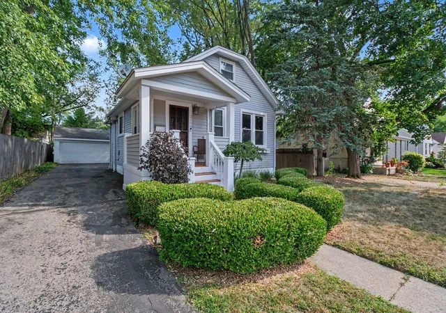 Photo 2 of Single family home for sale at 2190 Franklin Rd, Berkley City Oakland, MI 48072 | MLS# 81026045717 | Listing updated on 2026-08-28