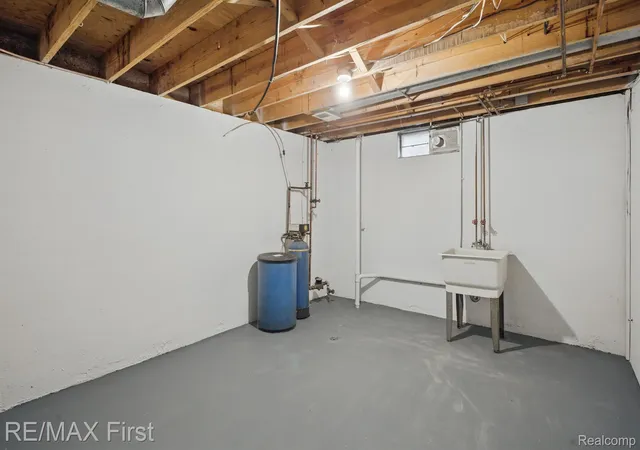 Photo 38 of Condo for sale at 6620 Red Cedar Ln, West Bloomfield Charter Township Oakland, MI 48324 | MLS# 20261069090 | Listing updated on 2026-09-14