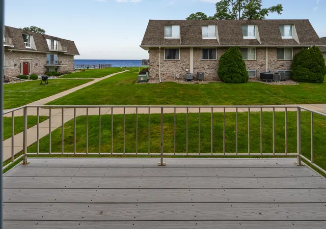 Listing Photo 2 - Condo for sale in building located at 3618 Lakeshore Dr, Saint Joseph, MI 49085 - Unit #8