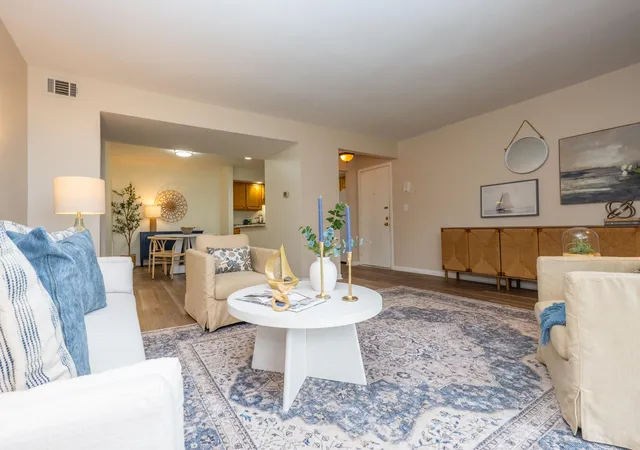 Listing Photo 5 - Condo for sale in building located at 3618 Lakeshore Dr, Saint Joseph, MI 49085 - Unit #8