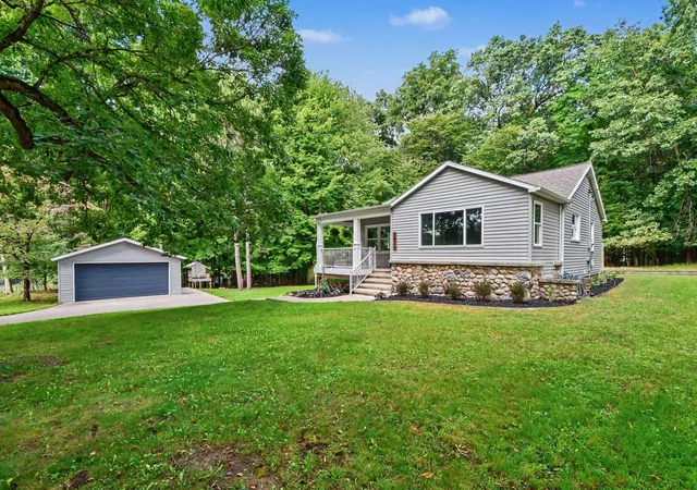 Photo 3 of Single family home for sale at 7911 68th St Se, Caledonia Township Kent, MI 49302 | MLS# 65026045734 | Listing updated on 2026-09-16