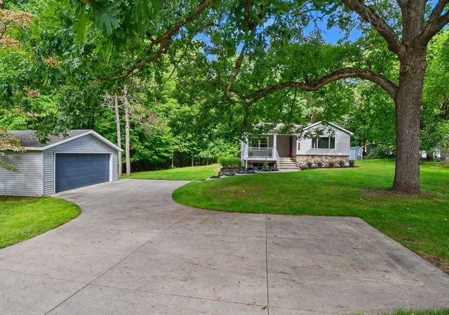 Photo 3 of Single family home for sale at 7911 68Th St Se, Caledonia Township Kent, MI 49302 | MLS# 65026045734 | Listing updated on 2026-09-16