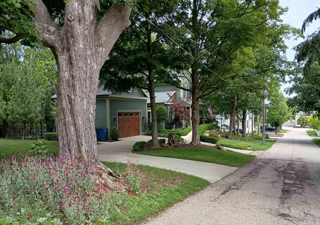 Photo 2 of Single family home for sale at 201 Heirloom Ln, Douglas City Allegan, MI 49406 | MLS# 58050220125 | Listing updated on 2026-08-31