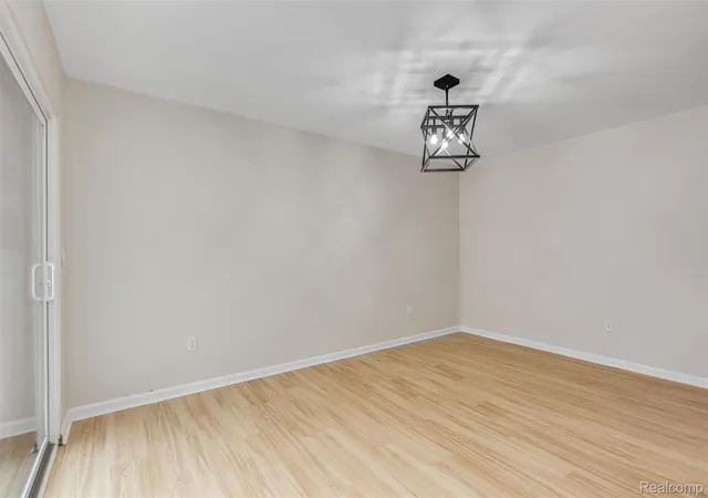 4th image of 40526 Newport Dr, Plymouth, MI 48170